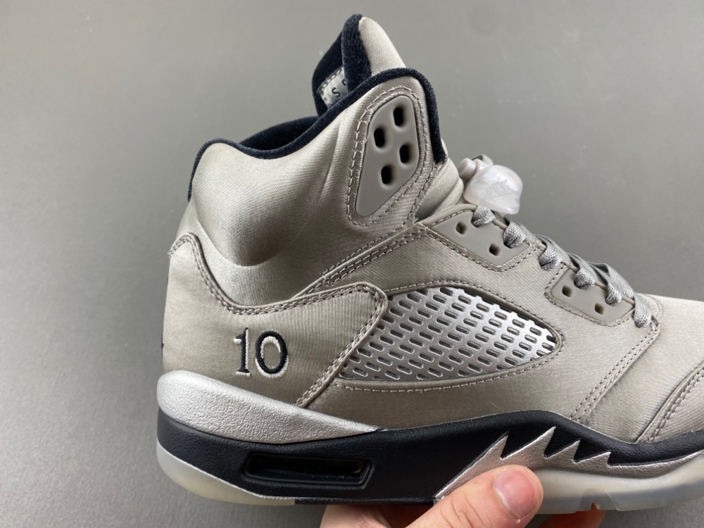 Air Jordan 5 Retro Wings Wmns Io2038 001 16 - kickbulk.co