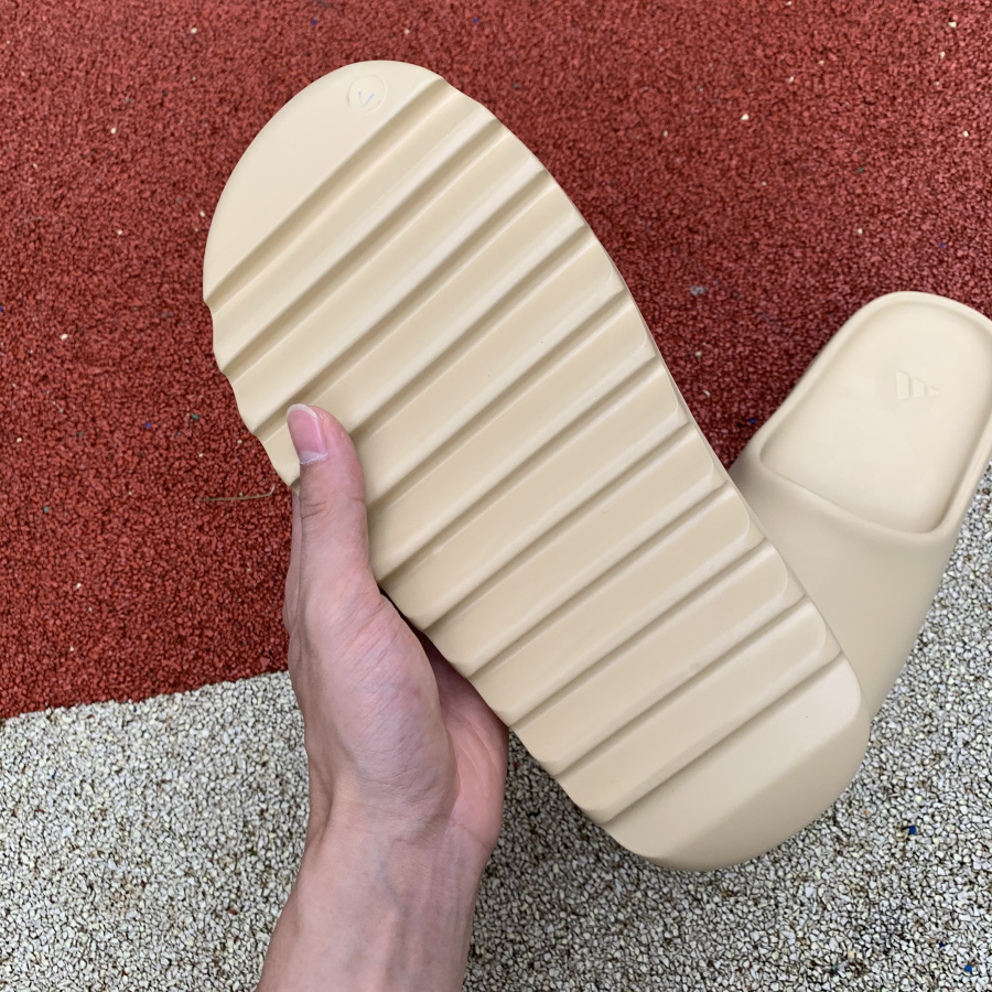 Adidas Yeezy Slide Light Sand Color 4 - kickbulk.co