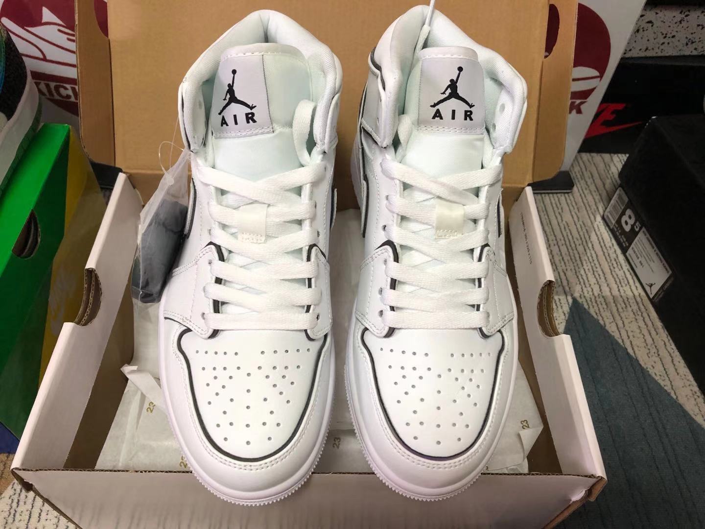 Air Jordan 1 Mid Iridescent Reflective White CK6587-100 Kickbulk ...