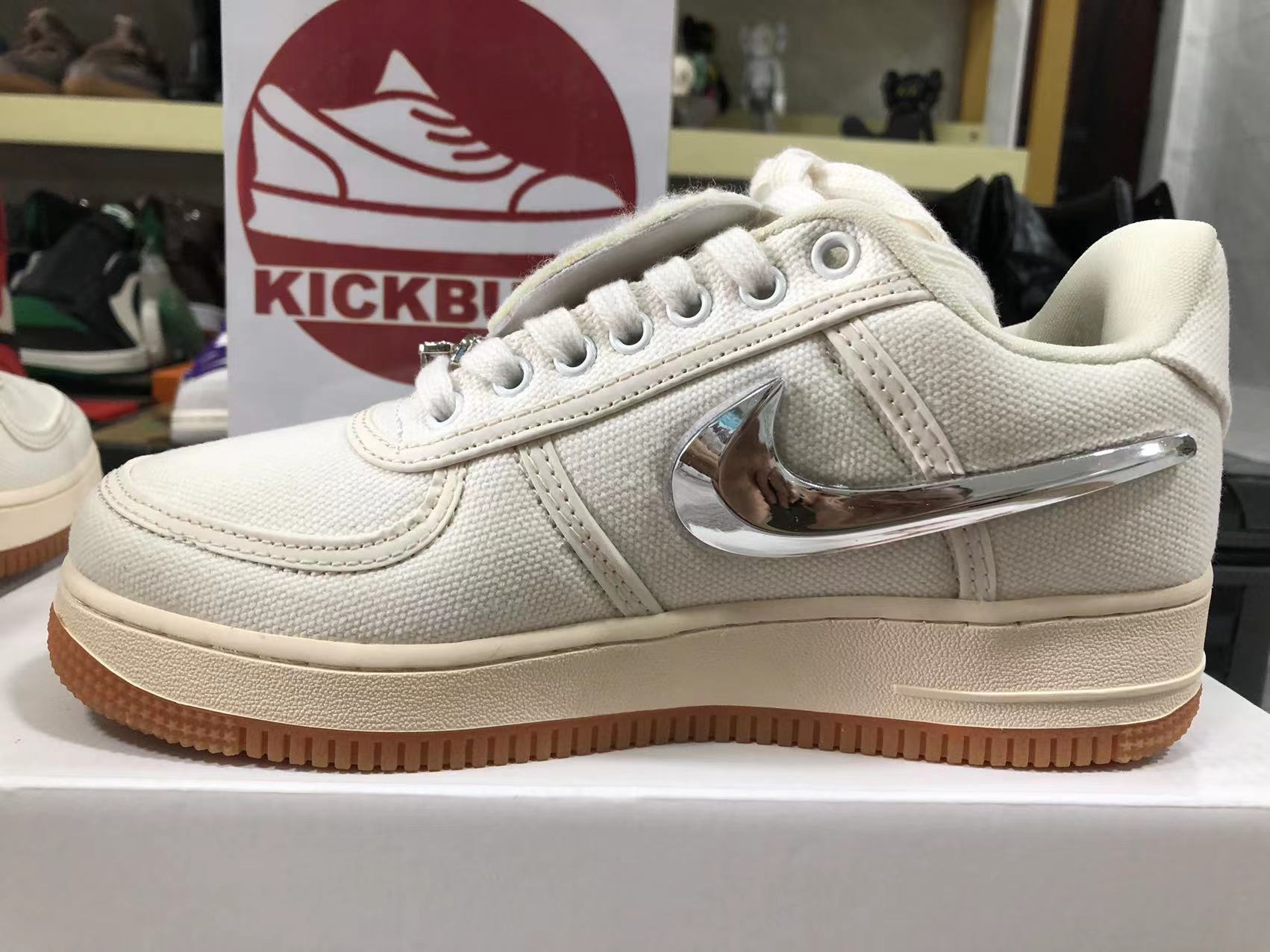 TRAVIS SCOTT X AIR FORCE 1 LOW WHITE AQ4211-100 & SAIL AQ4211-101