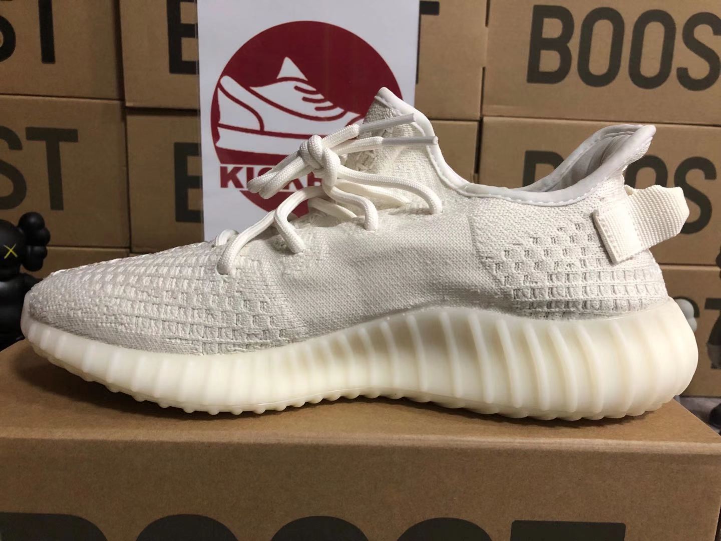 YEEZY BOOST 350 V2 'PURE OAT' HQ6316 2022 Kickbulk sneaker camera photos